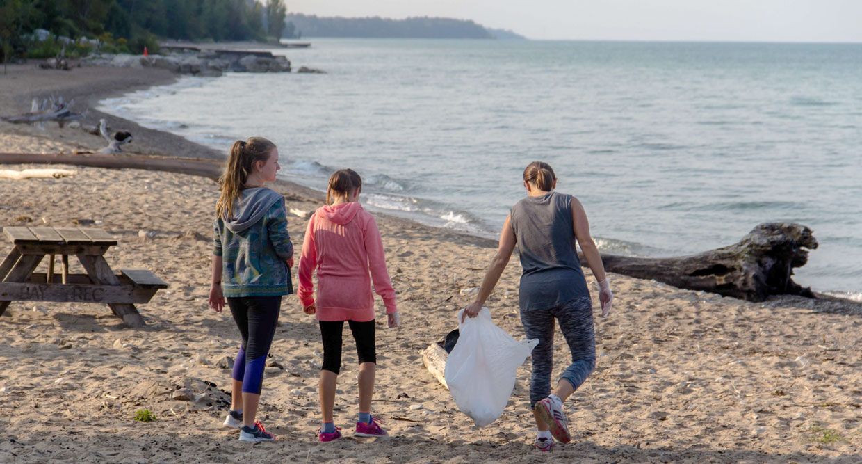 Bayfield_Beach_Cleanup_2017_Jack_Pal_Photo.jpg